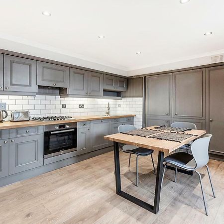 Stylish 2 Bedroom Flat In Knightsbridge ลอนดอน ภายนอก รูปภาพ