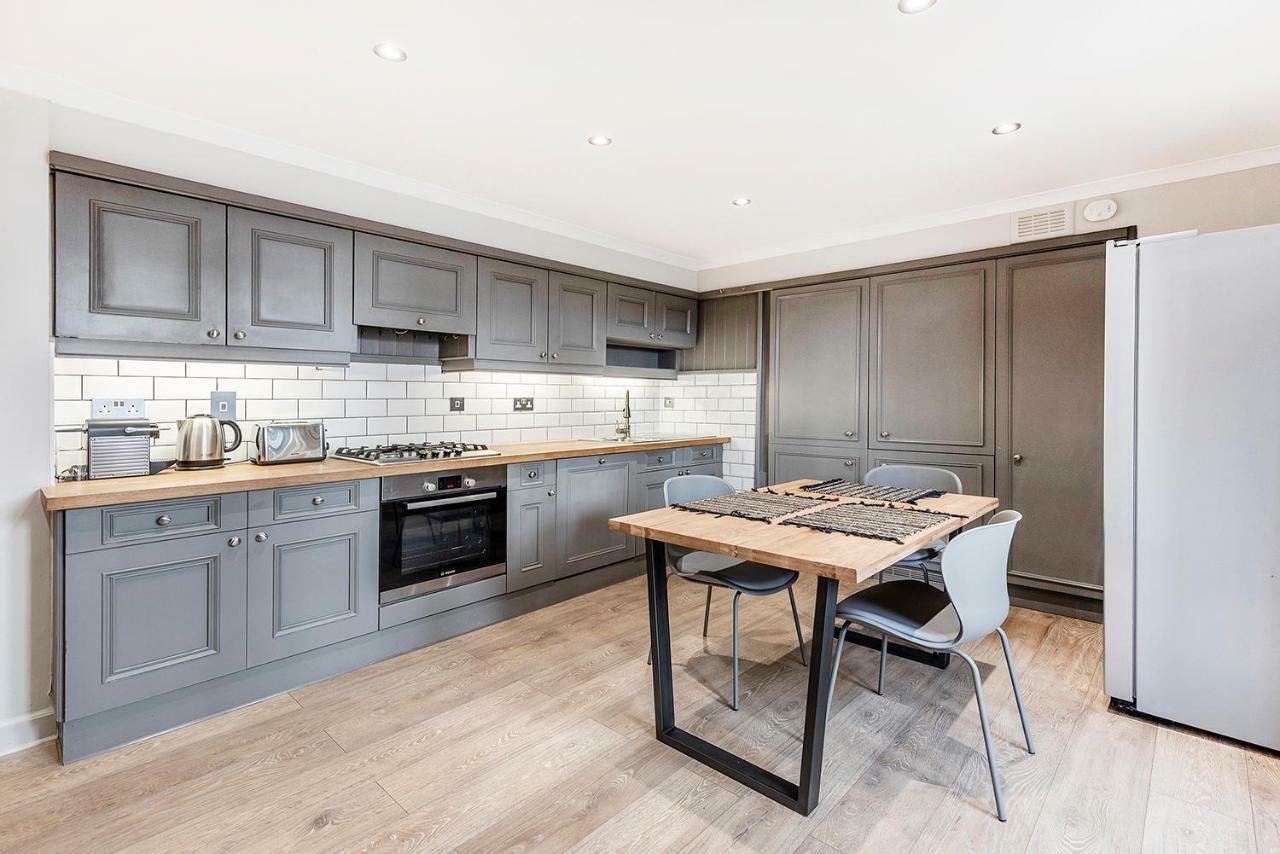 Stylish 2 Bedroom Flat In Knightsbridge ลอนดอน ภายนอก รูปภาพ