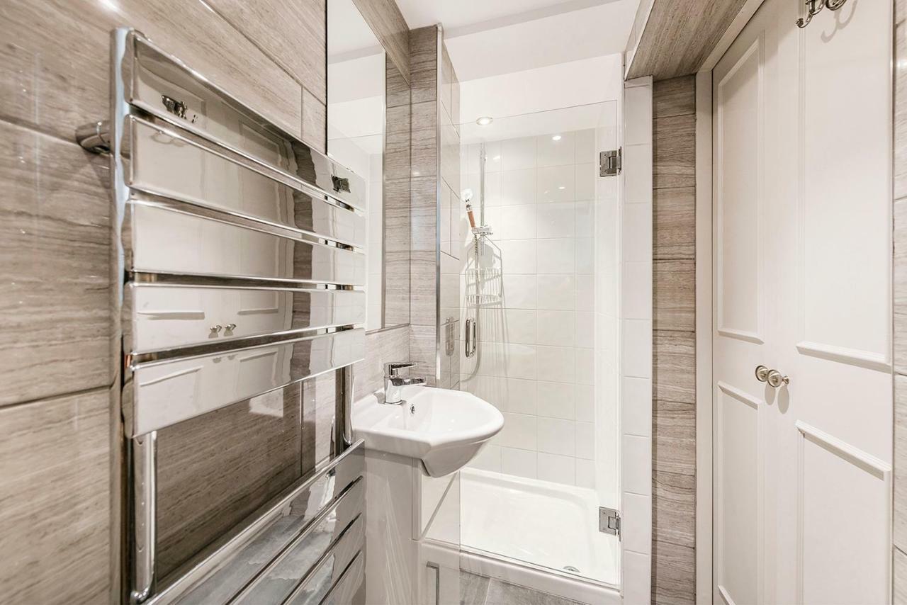 Stylish 2 Bedroom Flat In Knightsbridge ลอนดอน ภายนอก รูปภาพ