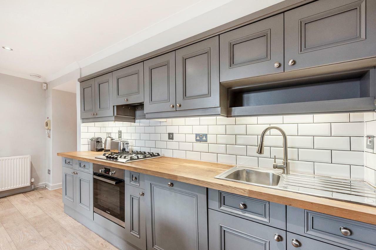 Stylish 2 Bedroom Flat In Knightsbridge ลอนดอน ภายนอก รูปภาพ